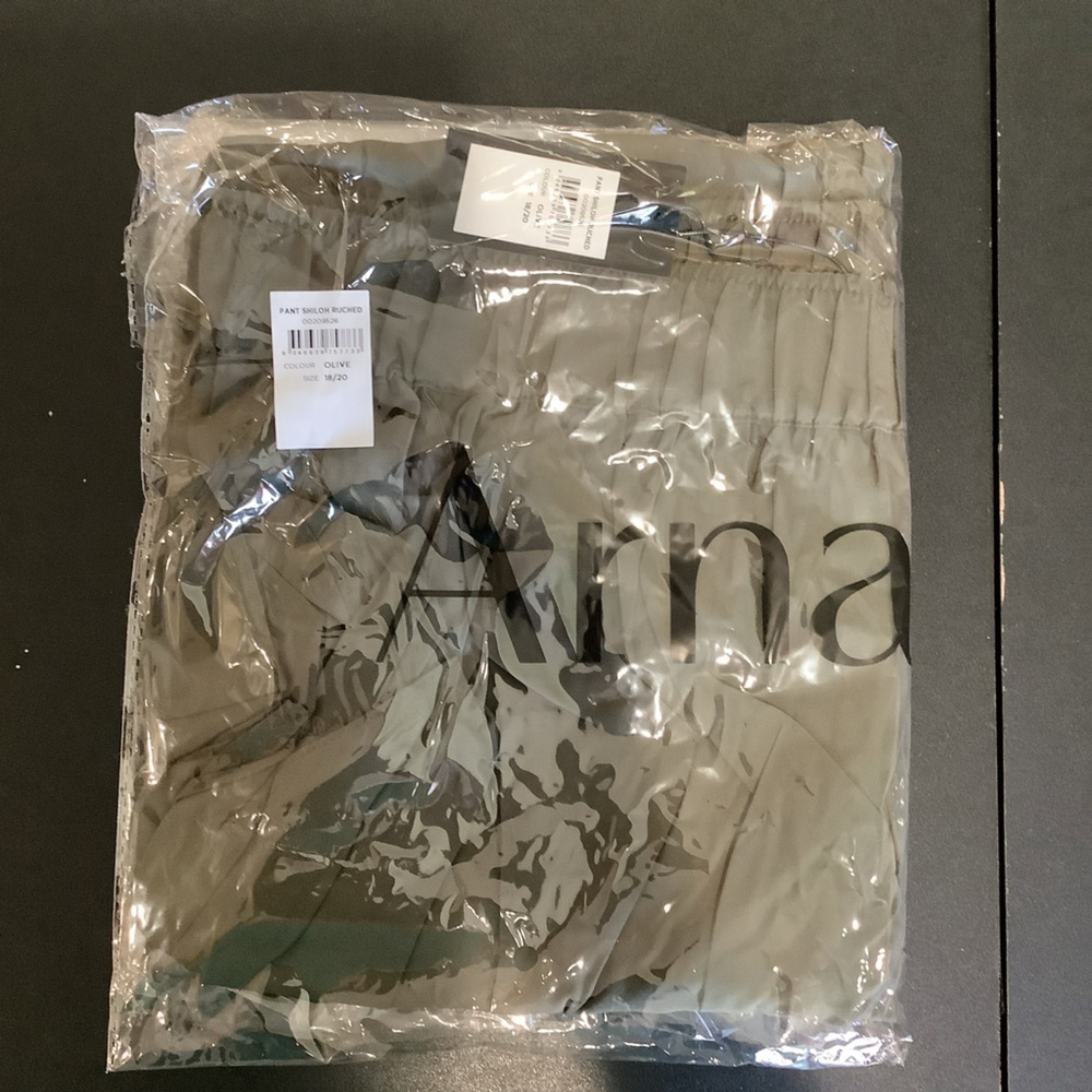 ARNA YORK Olive Shiloh Ruched Pant 3LM04.10 - Picture 5 of 6
